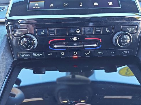 Certified 2023 Jeep Grand Cherokee Altitude image 21