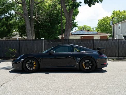 Used 2018 Porsche 911 GT3 RWD image 35