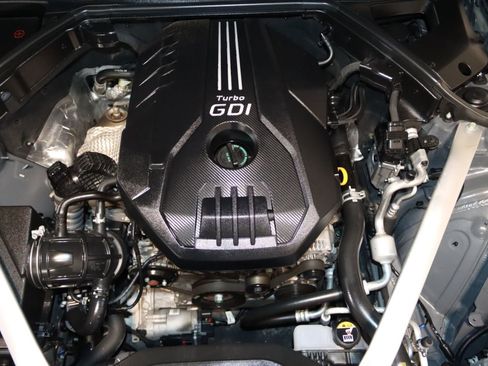 Used 2023 Genesis G70 2.0T AWD/4WD image 75