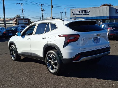 Used 2024 Chevrolet Trax LT image 6