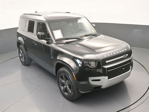 Used 2025 Land Rover Defender 110 S image 68