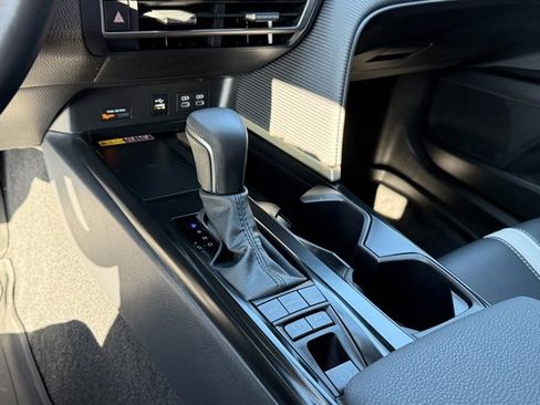 Used 2025 Toyota Camry SE image 26