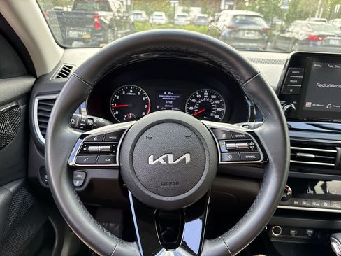 Used 2023 Kia Seltos S image 49