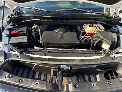 Used 2023 Chevrolet Suburban Premier image 28