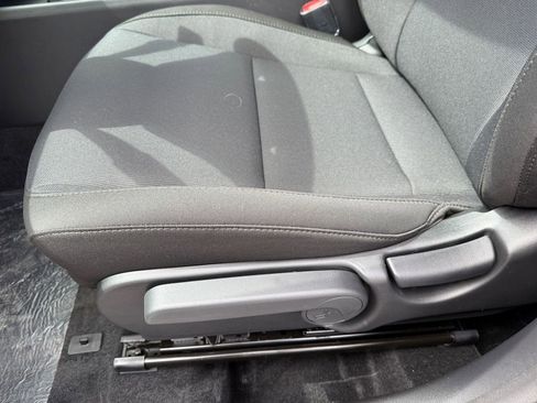 Certified 2025 Hyundai Kona SE image 13