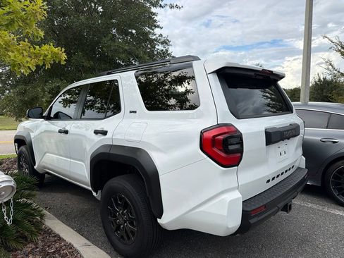 Used 2025 Toyota 4Runner SR5 AWD/4WD image 2