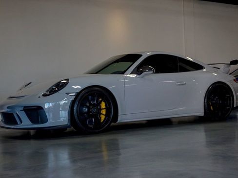 Used 2018 Porsche 911 GT3 image 46