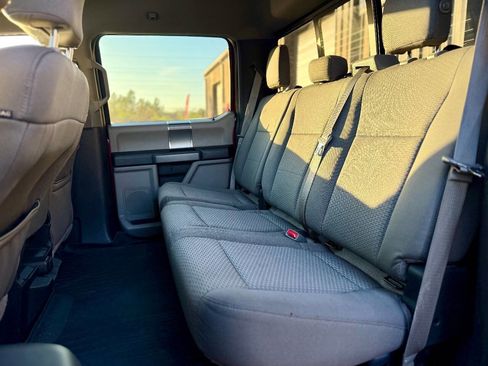 Used 2015 Ford F150 XLT w/ Equipment Group 302A Luxury image 11