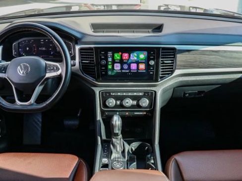 Used 2023 Volkswagen Atlas SE w/ Black Wheel Package image 18