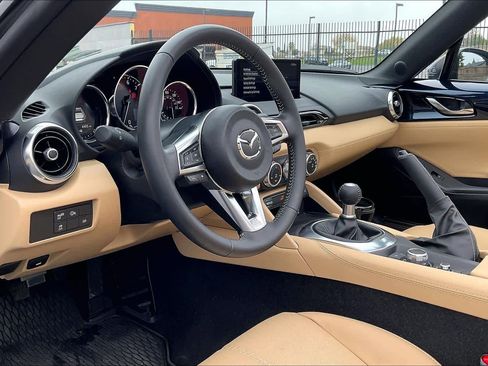 Used 2025 MAZDA MX-5 Miata RF Grand Touring w/ Weather Package image 17