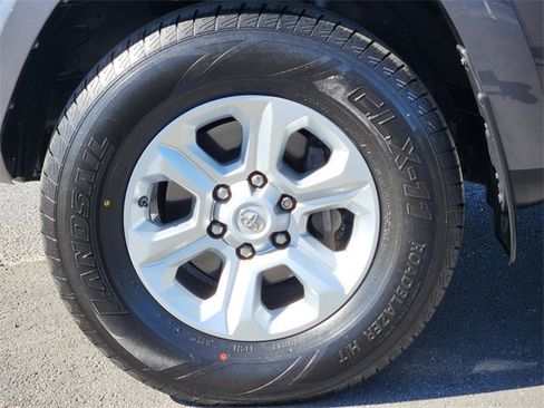 Certified 2018 Toyota 4Runner SR5 image 7