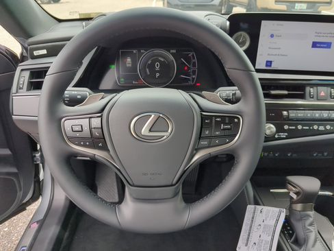 New 2025 Lexus ES 300h w/ Premium Package image 31