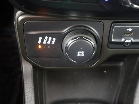 Used 2020 Jeep Renegade Latitude w/ UConnect 8.4 Nav Group image 42