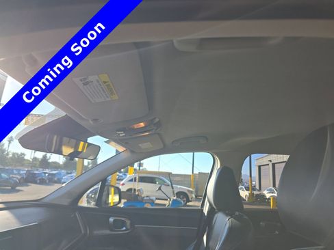 Used 2024 Kia Sorento S image 10