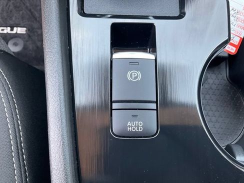 Used 2023 Nissan Rogue SV AWD/4WD image 18