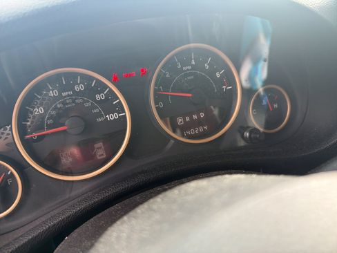 Used 2014 Jeep Wrangler Unlimited Sahara AWD/4WD image 9