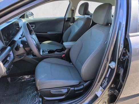 Used 2025 Kia K4 LXS image 15
