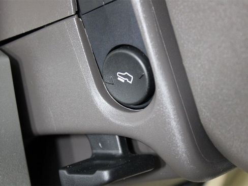 Used 2013 Ford F150 Lariat w/ Mid Equipment Group image 25