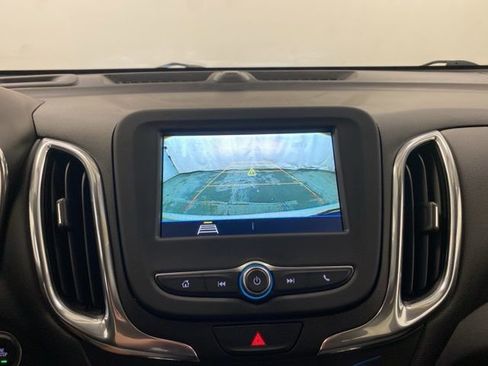 Used 2019 Chevrolet Equinox LT w/ Driver Convenience Package AWD/4WD image 11