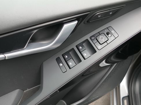 Certified 2023 Kia Niro SX Touring FWD image 13