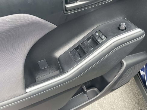 Used 2023 Toyota Highlander LE image 27