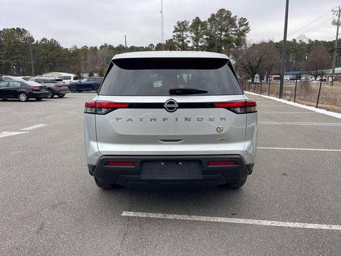 Certified 2024 Nissan Pathfinder S image 5