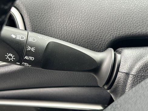 Used 2017 Toyota Prius Three image 32