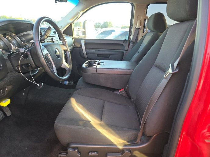 Used 2010 Chevrolet Silverado 2500 LT w/ Interior Plus Package AWD/4WD image 8