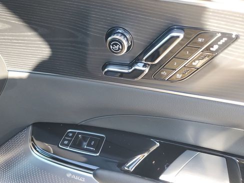 Used 2025 Cadillac Lyriq Luxury image 50