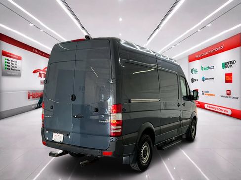 Used 2018 Mercedes-Benz Sprinter 2500 image 7