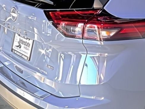 Used 2026 Nissan Rogue SV image 13