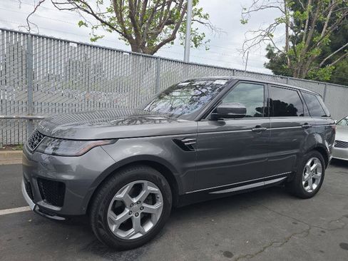 Used 2018 Land Rover Range Rover Sport HSE image 3