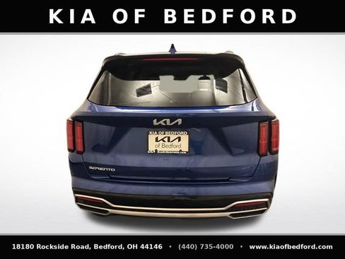 Certified 2023 Kia Sorento SX FWD image 7