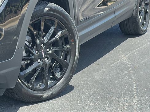 Used 2023 GMC Terrain SLE w/ Elevation Edition image 3