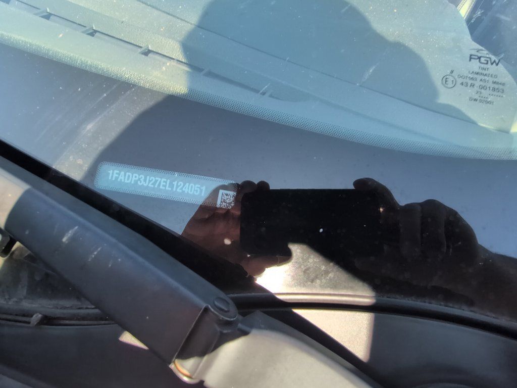 Used 2014 Ford Focus Titanium FWD image 9