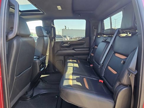 Used 2022 GMC Sierra 1500 AT4 w/ AT4 Premium Package AWD/4WD image 17