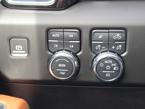 Used 2023 GMC Sierra 1500 Denali Ultimate image 25