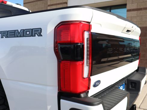 Used 2025 Ford F250 Platinum w/ Tremor Off-Road Package image 18