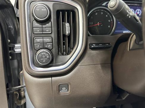 Used 2020 Chevrolet Silverado 1500 LTZ w/ LTZ Premium Package AWD/4WD image 17
