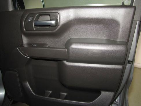 Used 2019 Chevrolet Silverado 1500 Custom w/ Custom Convenience Package image 18