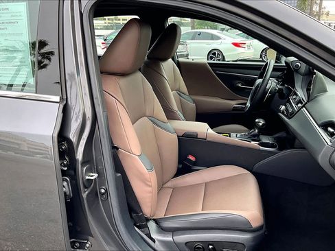 Used 2025 Lexus ES 350 w/ Premium Package image 8