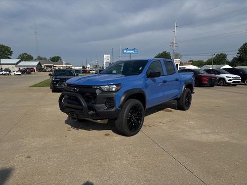 New 2026 Chevrolet Colorado Trail Boss w/ Off-Road Front Bumper Package AWD/4WD image 3