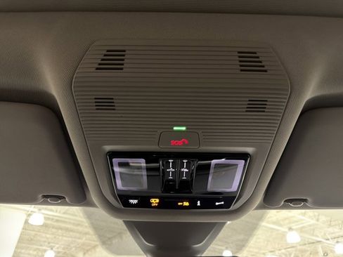 New 2026 Volkswagen Atlas Peak Edition AWD/4WD image 35
