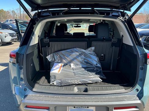 New 2026 Nissan Pathfinder Platinum image 27