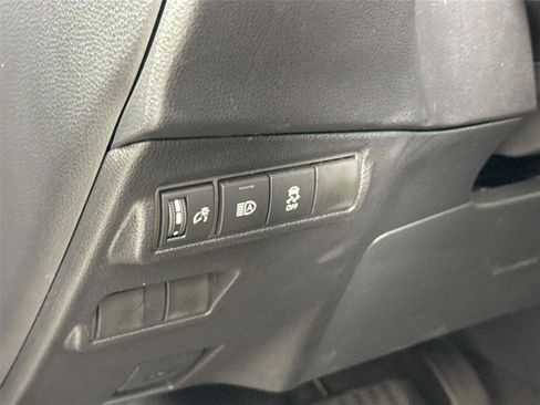 Certified 2026 Toyota Corolla Cross LE FWD image 15