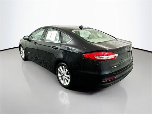 Used 2019 Ford Fusion SE image 5