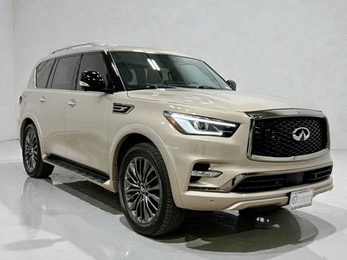Used 2024 INFINITI QX80 Sensory image 4