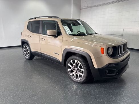 Used 2015 Jeep Renegade Latitude w/ Cold Weather Group image 2