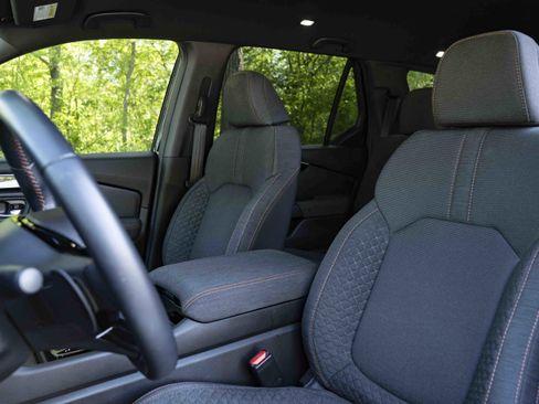 Used 2025 Honda Pilot Sport image 17