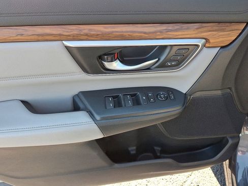 Used 2018 Honda CR-V Touring image 13